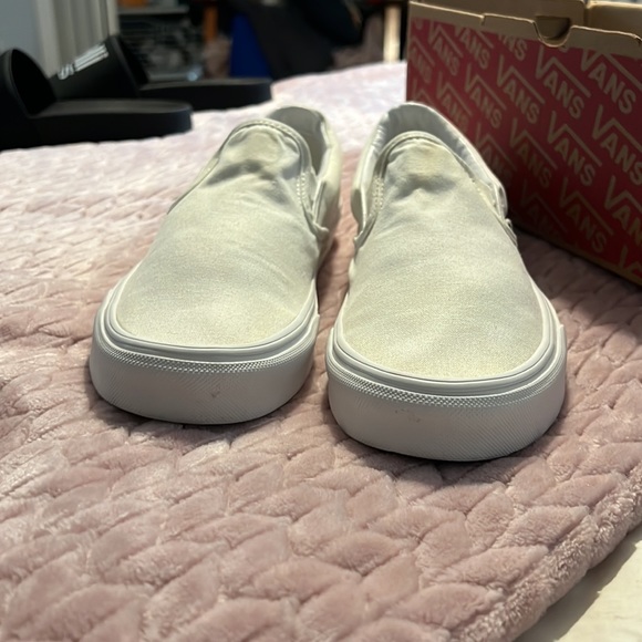 white canvas Vans - Picture 3 of 6